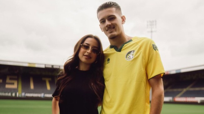 Tampil Stylish ala WAGs, 5 Potret Jennifer Coppen Dampingi Justin Hubner di Klub Fortuna Sittard