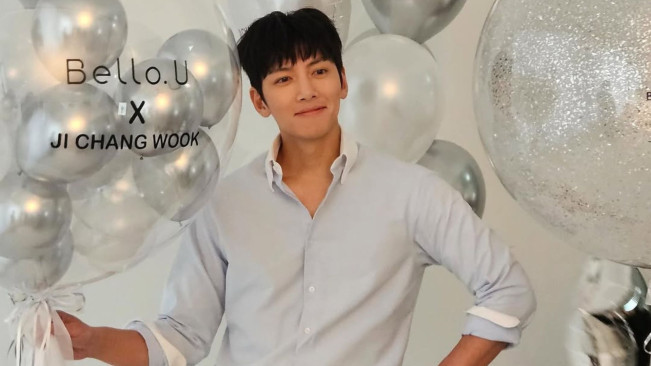 Aksi Ji Chang Wook di Bandara Bikin Haru, Bantu Anak Kecil yang Takut Naik Eskalator