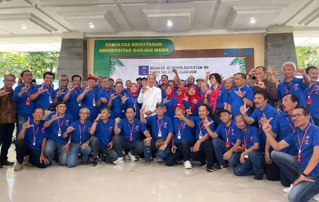 Hadiri Reuni Fakultas Kehutanan UGM, Jokowi: Kalau Tidak Datang Nanti Ramai Lagi