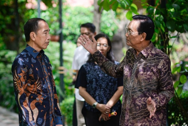 Arti Batik Naga Gringsing yang Dipakai Jokowi saat Temui Sultan Hamengkubowono X, Unjuk Kekuatan?