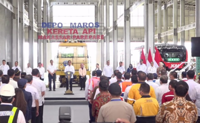 Resmikan Pengoperasian Kereta Api Makassar-Parepare, Ini Harapan Jokowi