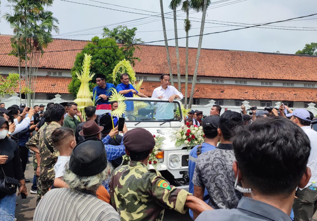 Jokowi Turun Gunung Kampanyekan Ahmad Luthfi-Taj Yasin di Pilgub Jateng 2024