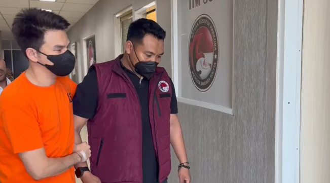 Perannya Tak Main-Main, Jonathan Frizzy Buat Grup WA "Berangkat" Atur Pengiriman Vape Obat Keras