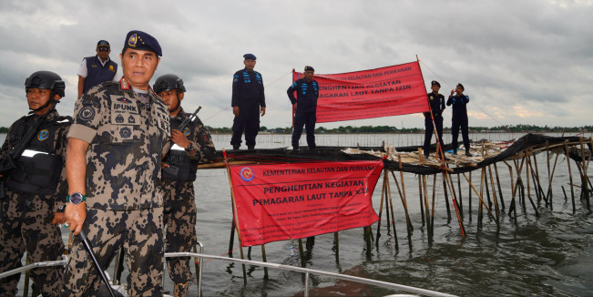 Atas Perintah Prabowo, Pagar Laut Misterius 30 Km di Tangerang Disegel KKP