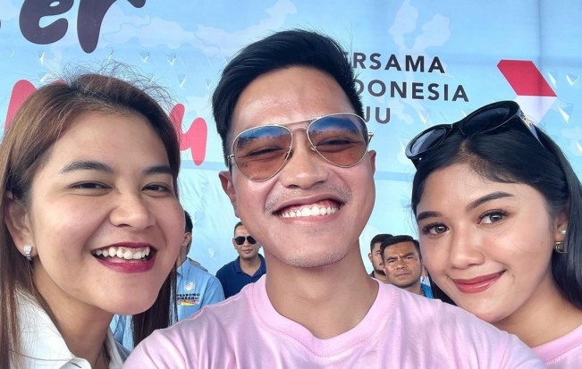 Kaesang Pangarep Nyengir saat Disoraki di Pelantikan Prabowo Subianto-Gibran