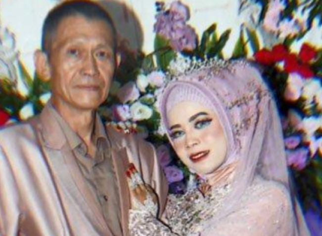 Viral! Baca Ijab Qabul Terbata-bata, Kakek 80 Tahun Keluarkan Rp200 Juta Nikahi Gadis 18 Tahun