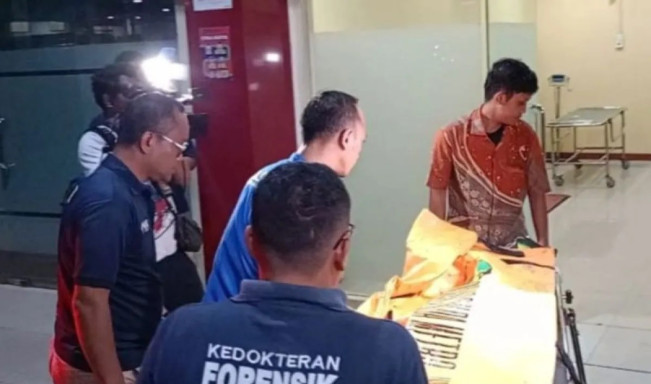 Update Kebakaran Glodok Plaza: Petugas Evakuasi Satu Kantong Jenazah di Lantai 8