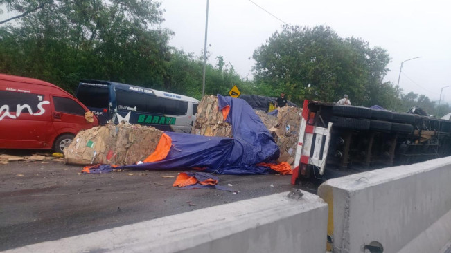 Kecelakaan Maut Terjadi di KM 92 Tol Cipularang, Penuturan Saksi Mata di Lokasi Kejadian Bikin Pilu