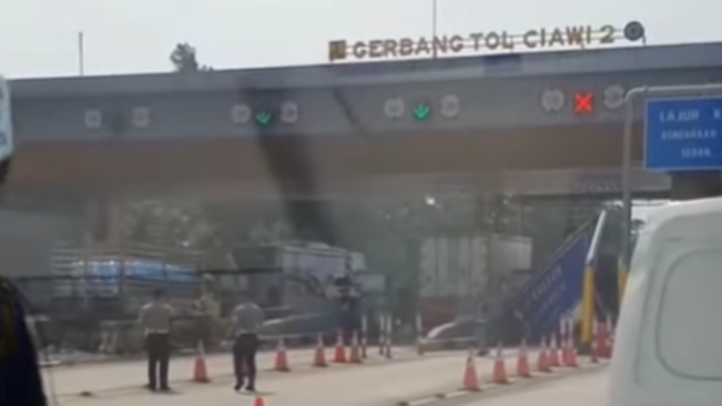 Lagi Kecelakaan di GT Ciawi 2, Diduga Truk Wingbox Rem Blong