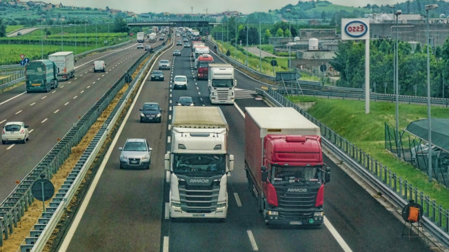 Belajar Dari Tabrakan Maut di Tol Cipularang, Lakukan Hal Ini Jika Kendaraan Alami Rem Blong di Jalan Raya
