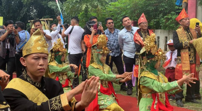 Menparekraf Sandiaga Uno Kunjungi Desa Wisata Belitar Seberang, Bengkulu