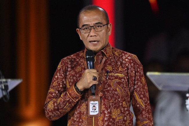Dipecat Kasus Asusila, Siapa Istri Ketua KPU Hasyim Asy'ari?