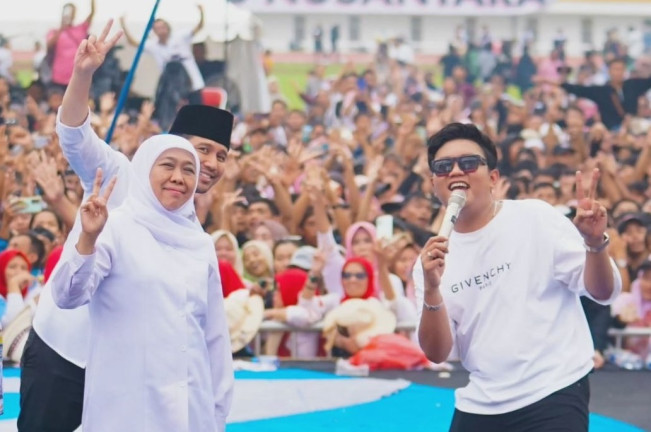 Suara Khofifah-Emil Berkibar di Pilgub Jatim, Versi Hitung Cepat