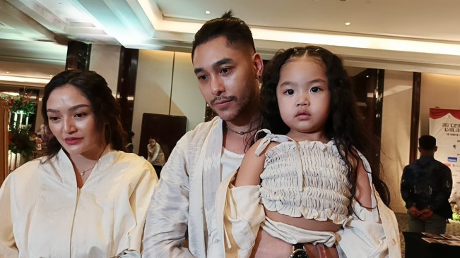 Dapat Sandal Dior di Anniversary ke-6, Krisjiana Baharuddin Malah Curiga ke Siti Badriah