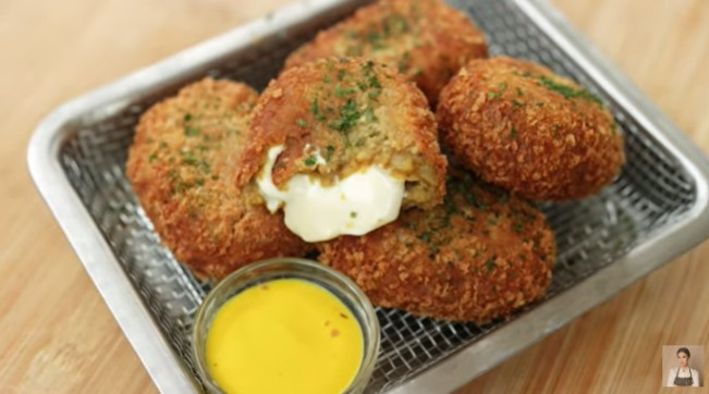Bekal Paling Praktis Pekan Ini: Resep Kroket Kentang Kari Renyah Keju Lumer