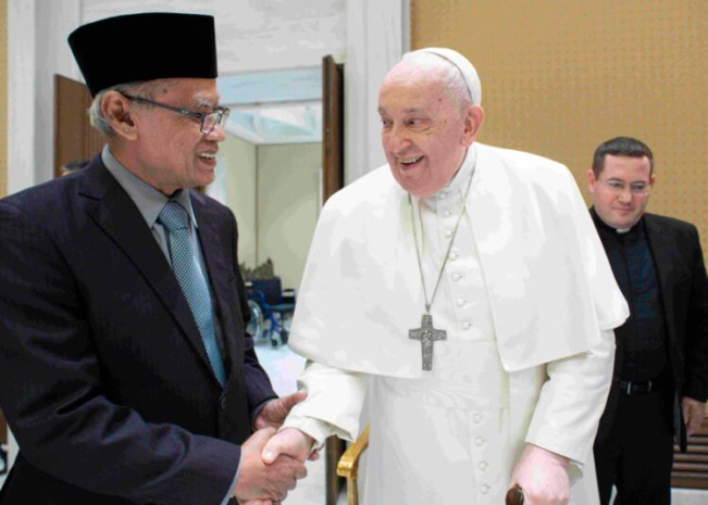 Paus Fransiskus ke RI Pakai Pesawat Komersial-Tak Menginap di Hotel Mewah, Muhammadiyah: Jadi Teladan Pemimpin
