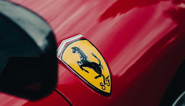 Ferrari Akan Luncurkan Mobil Listrik Pertama Tahun Ini, Catat Waktunya!