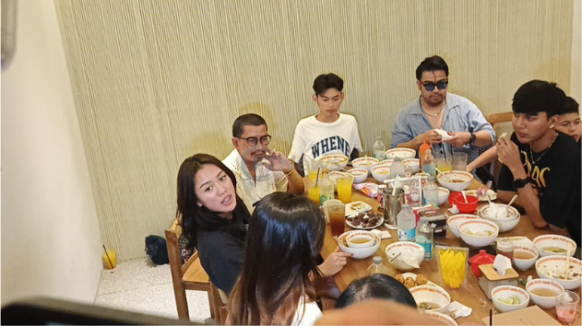 Nikita Mirzani Ditahan, Lolly Ajak Adik-Adik Bukber di Restoran Milik Sang Ibu