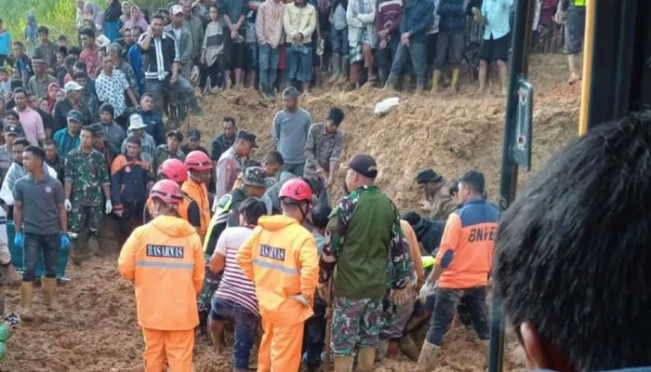 Rumah Warga di Aceh Tengah Tertimbun Longsor, 4 Orang Satu Keluarga Tewas