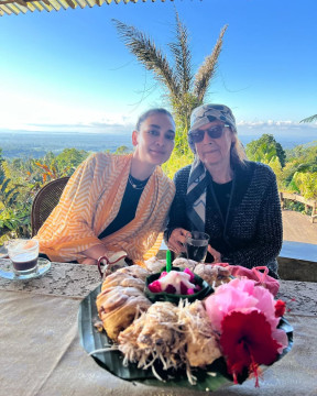 Luna Maya dan Sang Ibunda (instagram/@lunamaya)