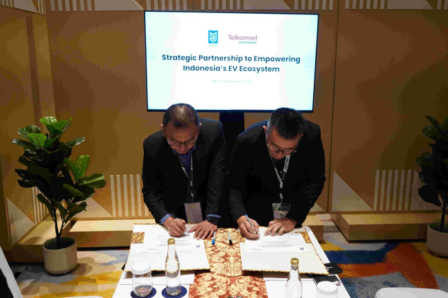 Telkomsel dan MAB Kembangkan Ekosistem EV di Indonesia, Dorong Transisi Energi Berkelanjutan