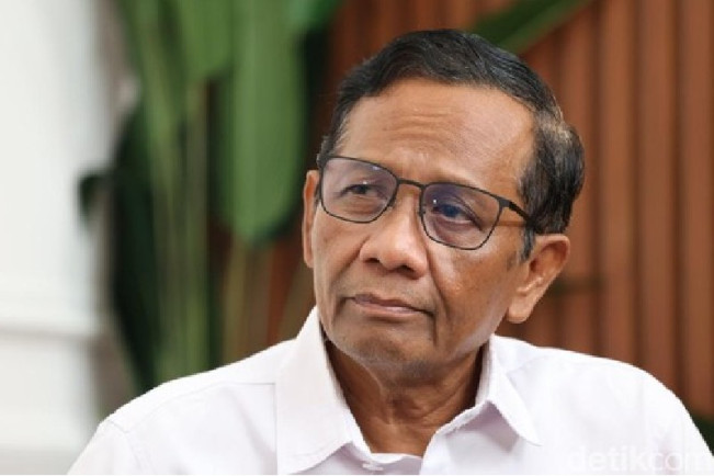 Pameran Yos Suprapto Dibredel, Mahfud MD Sentil Galeri Nasional: Lukisan Adalah Ekspresi