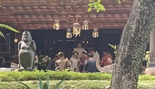 Hadiri Siraman Al Ghazali, Maia Estianty Tampil Elegan dengan Kebaya