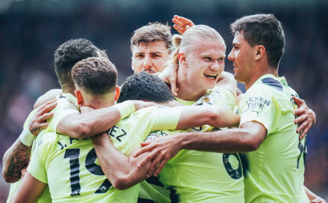 Arsenal Tumbang, City di Ambang Juara Liga Inggris
