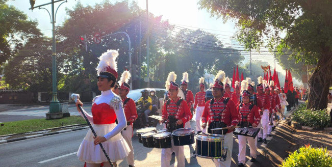 Diiringi Nyanyian Sinden dan Angklung, PDIP Mendaftar ke KPU
