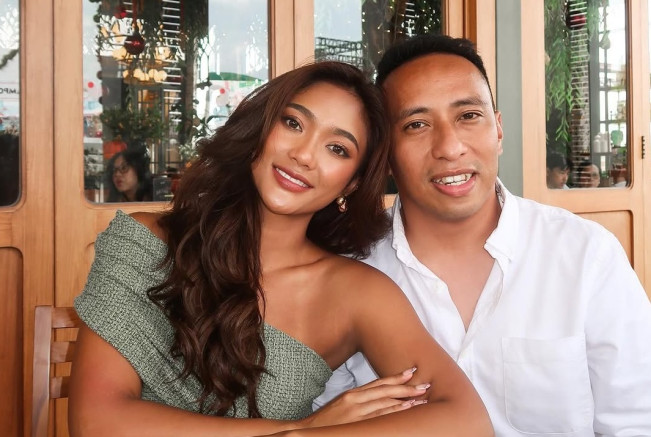 Profil dan Agama Dennis Talakua, Pacar Marion Jola yang Beda Usia 15 Tahun
