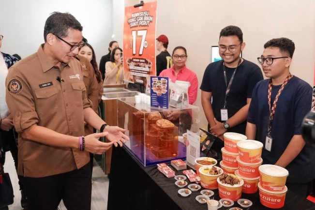 Menparekraf Bantu Permudah Peminjaman Modal untuk UMKM