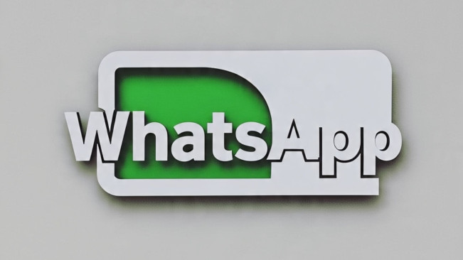 DPR AS Dilarang Pakai WhatsApp, Khawatir Serangan Siber