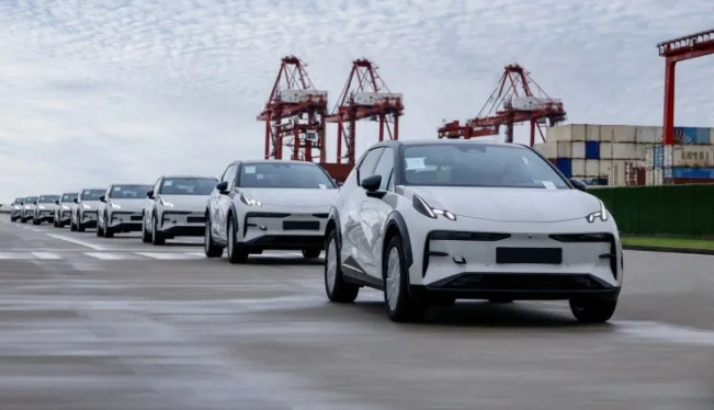 Rekor Baru! Geely Bukukan Penjualan 2,1 Juta Unit Mobil di 2024