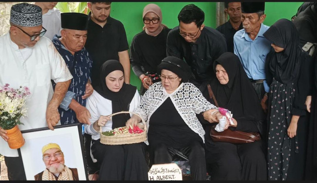 Detik-detik Meninggalnya Albert Ratuliu, Ayah Mona Ratuliu