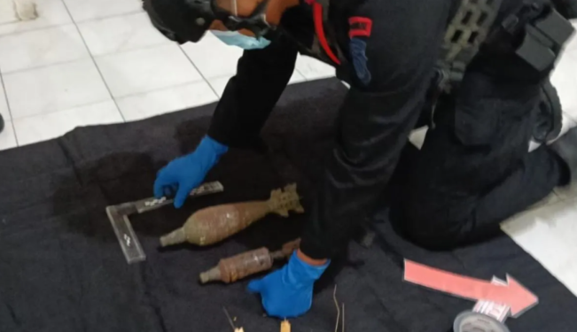 Heboh! Dikira Pajangan, Warga Cilandak Temukan 2 Benda Diduga Mortir