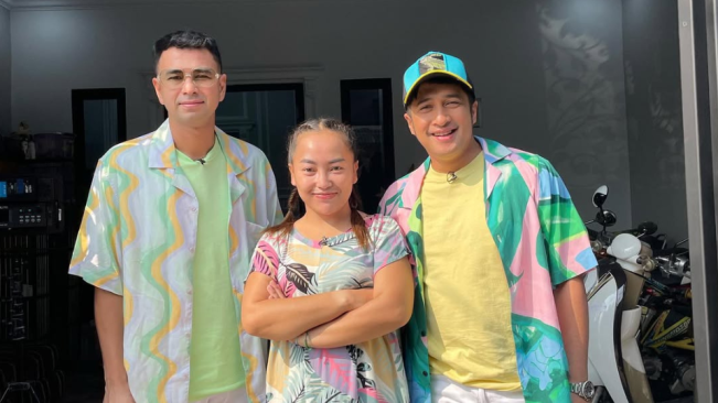 Tangis Pecah di Rumah Duka, Raffi Ahmad dan Irfan Hakim Dampingi Jenazah Mpok Alpa