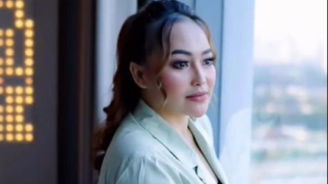 Kenang Mpok Alpa, Ini Lirik Lagu ‘Ke Emol’ yang Bikin Namanya Melejit