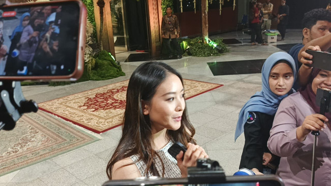 Natasha Wilona hadiri acara Ngunduh Mantu Al Ghazali dan Alyssa Daguise, Kamis (19/6/2025) malam. [Foto: FTNews.co.id/Selvianus Kopong Basar]