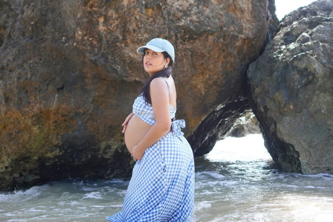 Nessie Judge pamer baby bump. (Instagram/@nessiejudge)