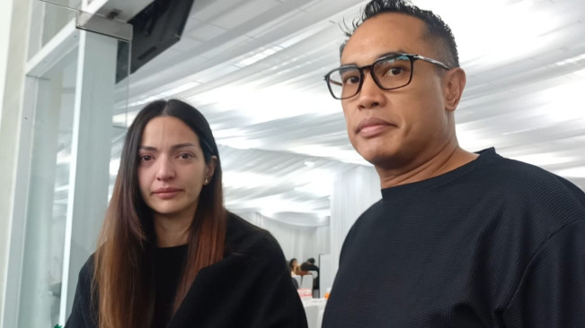 Nia Ramadhani Menangis saat Cerita Kronologi Neneknya Meninggal Dunia