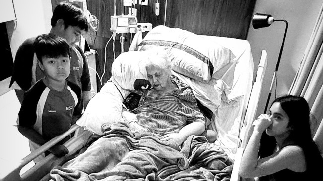 Innalillahi, Nenek Nia Ramadhani Meninggal Dunia