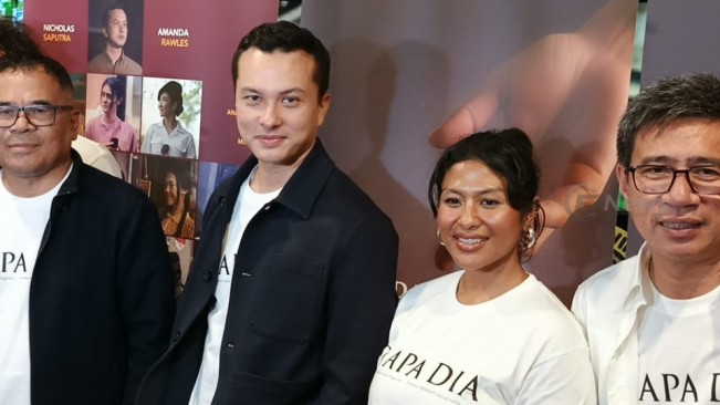 Debut Film Musikal Siapa Dia, Nicholas Saputra Adu Akting dengan 9 Artis Cantik, Siapa Saja?