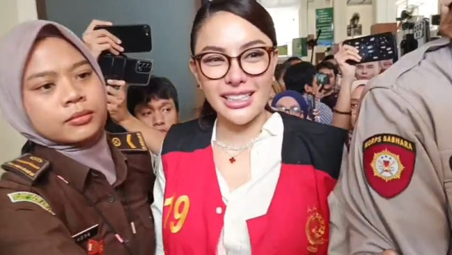 Nikita Mirzani usai sidang di Pengadilan Negeri Jakarta Selatan hari ini, Selasa (1/7/2025).   [FTNews]