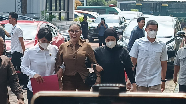 Nikita Mirzani Bisa Jatuh Miskin, Mobil dan Uang Rp 3 M Disita Polisi
