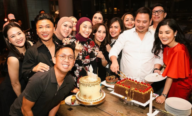 Nindy Ayunda merayakan ultah Dito Mahendra. [Instagram @nindyayunda]