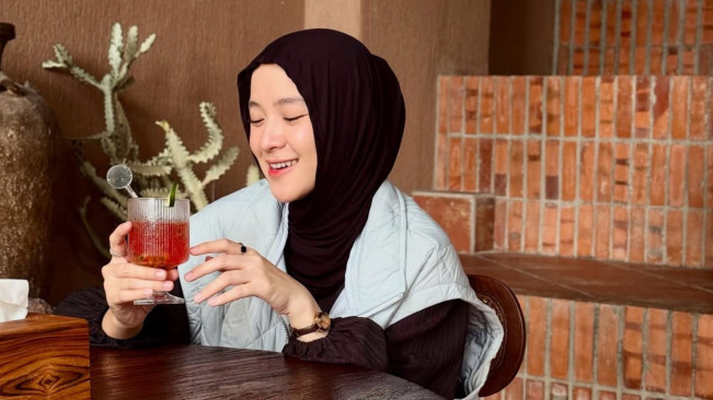 Lama Vakum, Nissa Sabyan Muncul Lagi dengan Perut Buncit, Benarkah Hamil?