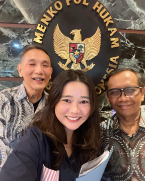 Olivia Sumargo Bersama Jusuf Hamka dan Mahfud MD (instagram/@oliviasumargo)