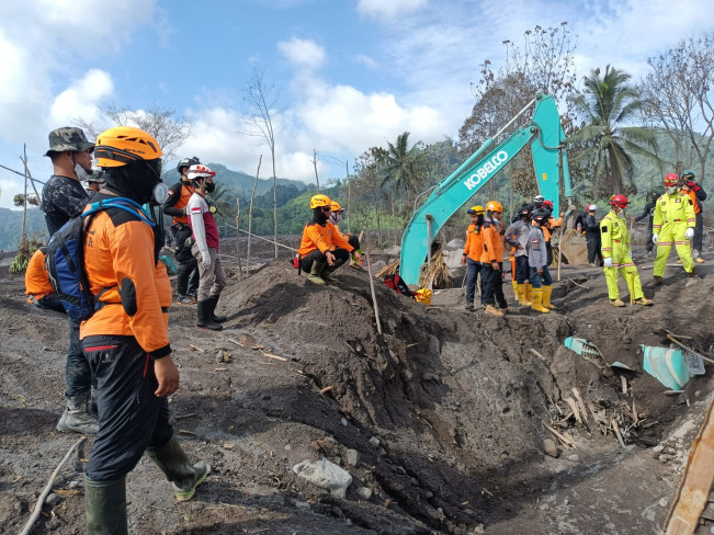 Basarnas Setop Pencarian Korban Erupsi Semeru