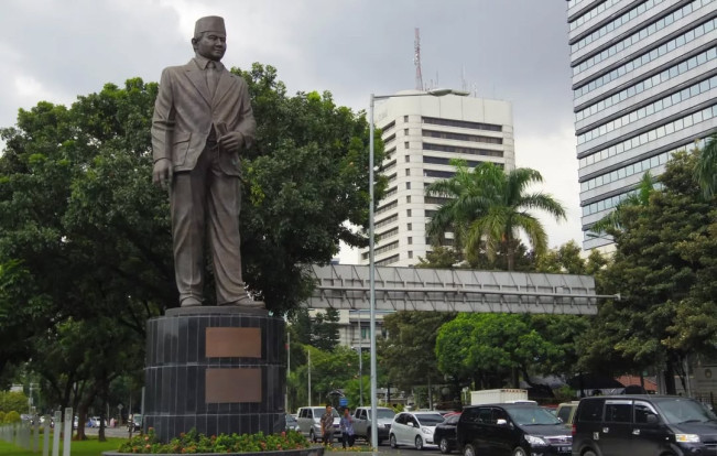 Pramono Anung Pindahkan Patung MH Thamrin ke Balai Kota, Bakal Buatkan yang Baru