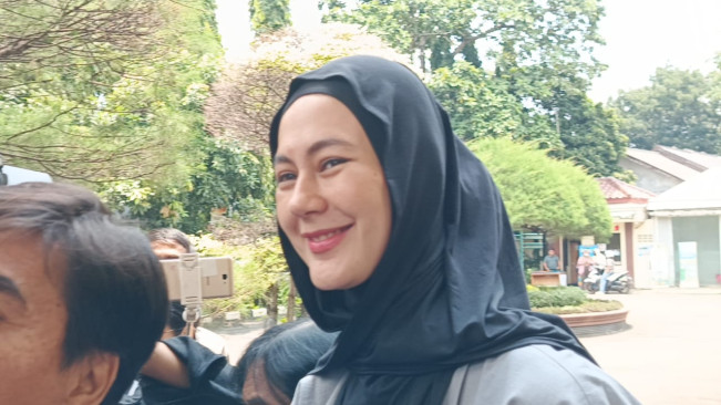 Mata Sembab, Paula Verhoeven Tetap Senyum Usai Sidang Cerai dengan Baim Wong